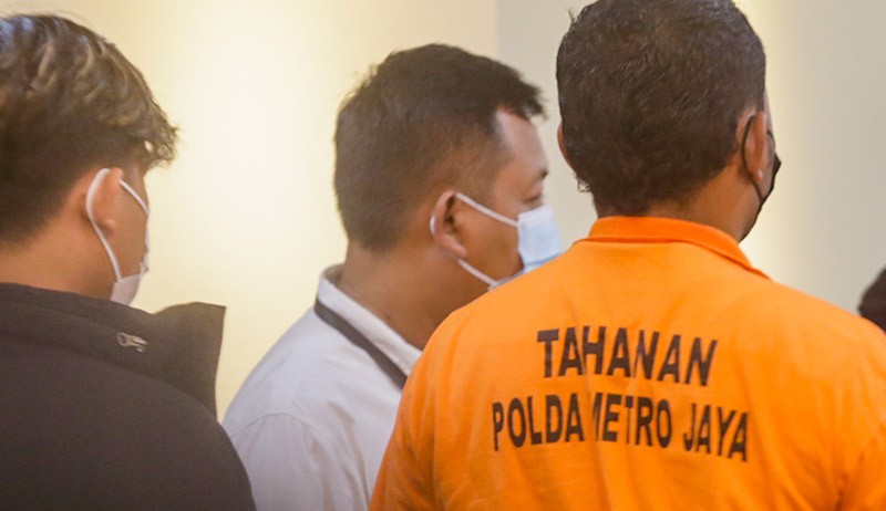 Tampang Tersangka Penganiayaan di Tol Dalkot, Pelaku juga Terjerat Pemalsuan Pelat RFH - Bagian 3