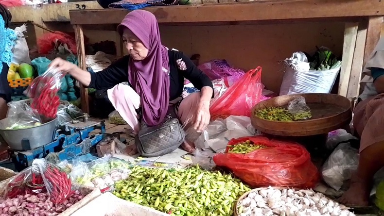 title Harga Cabai di Blora Meroket, Tertinggi Tembus Rp100.000 per Kilogram Harga Cabai di Blora Meroket, Tertinggi Tembus Rp100.000 per Kilogram