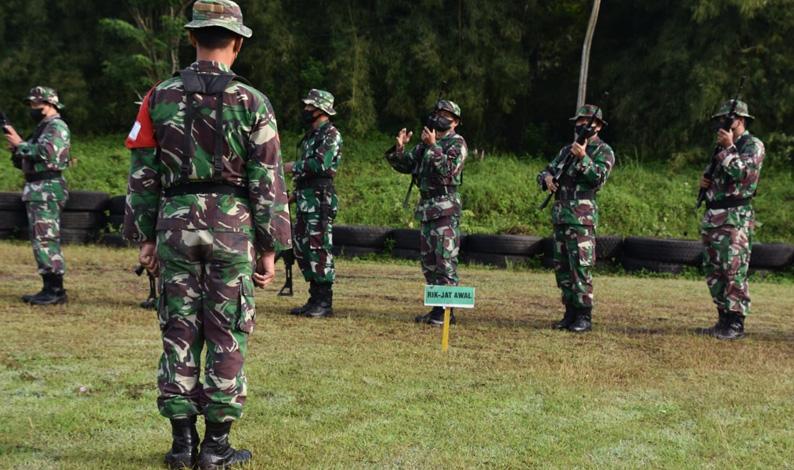 Asah Naluri Tempur, Prajurit Korem Makutarama Digembleng Latihan Menembak