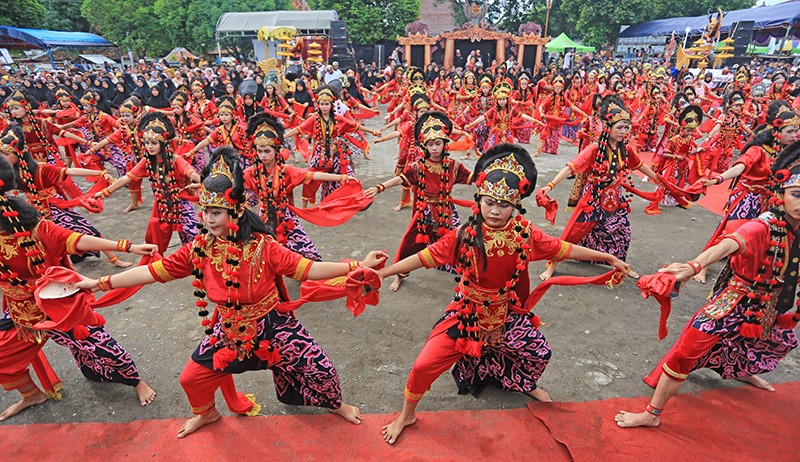 Tarian Seribu Topeng Meriahkan Bulan Pancasila - Bagian 2
