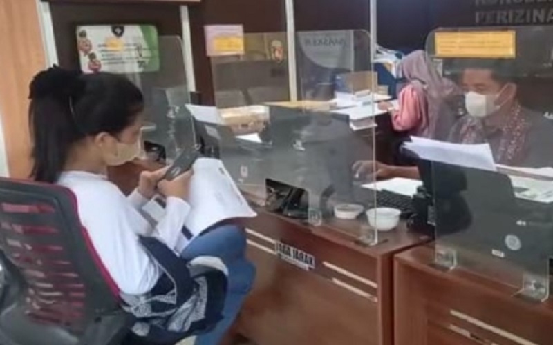 Suami di Palembang Ini Benturkan Kepala Istri ke Dinding, Pemicunya Bikin Tepuk Jidat