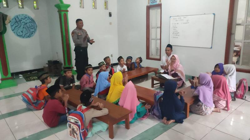 Kisah Inspiratif Polisi di Blora, Dirikan Sekolah dan Jadi Guru Ngaji bagi Puluhan Santri