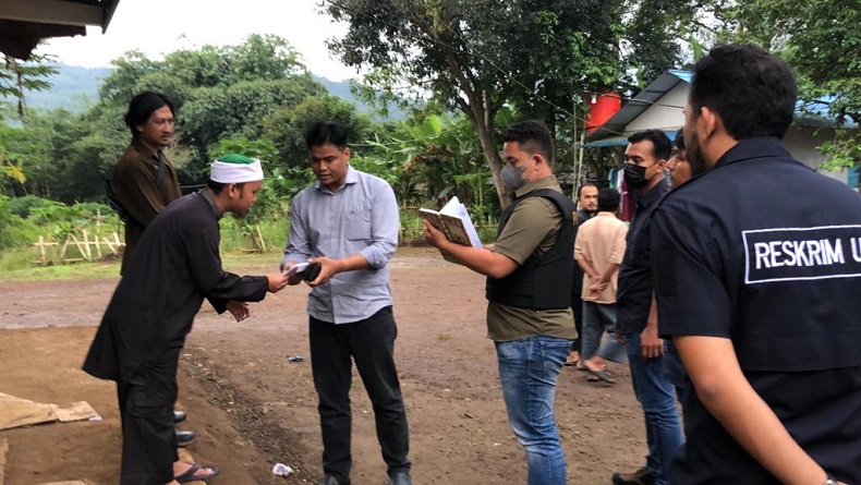 Pimpinan Ponpes Kelompok Khilafatul Muslimin di Cikembar Sukabumi Diperiksa Polisi