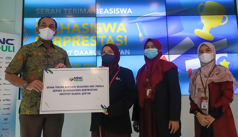 MNC Peduli Salurkan Beasiswa untuk Mahasiswa Berprestasi Institut Daarul Qur'an Tangerang - Bagian 1