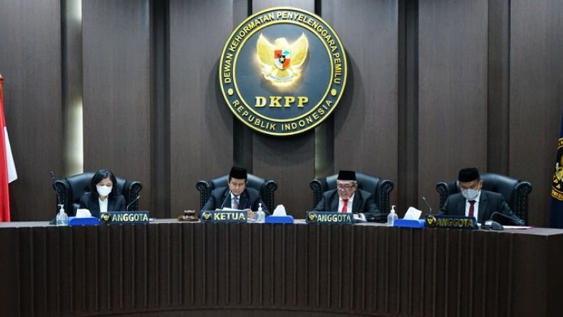 Terlibat Forex Ilegal, Anggota Bawaslu Pohuwato Diberhentikan DKPP