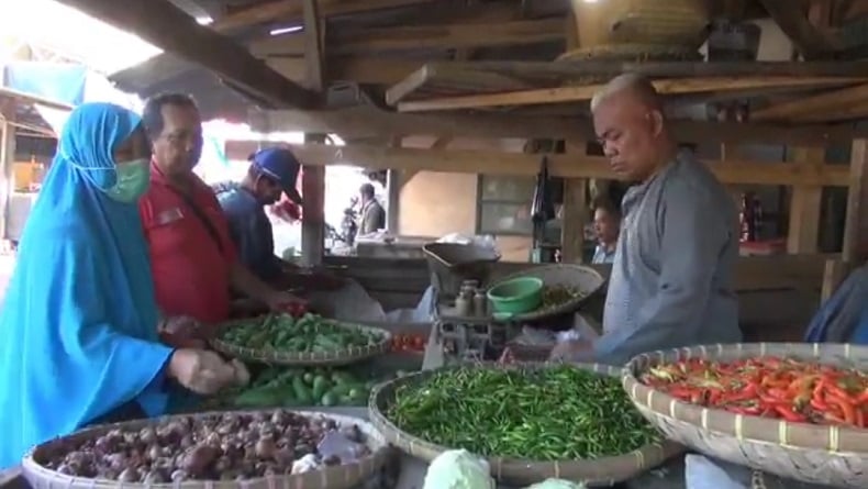 Harga Cabai Tembus Rp90.000 per Kg di Subang, Masyarakat Menjerit