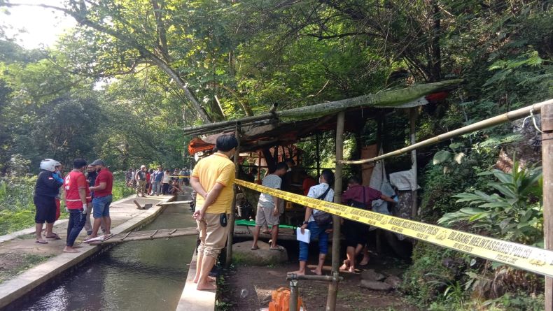 Pedagang di Semarang Tewas Diduga Dibunuh, Polisi Pasang Police Line di Warung Korban