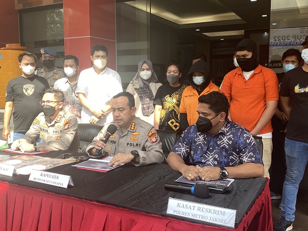 Kasus Pengeroyokan Berujung Tabrak Polisi di Kebayoran Baru Ternyata gegara Rebutan Cowok