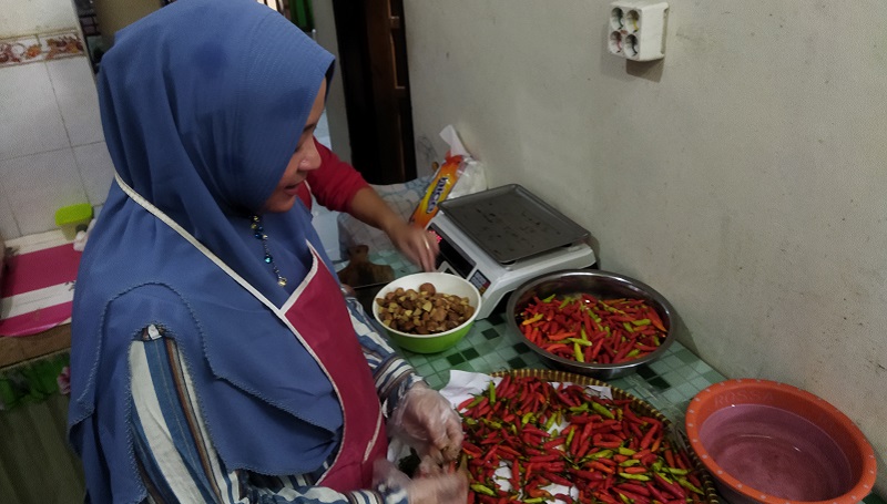 Harga Cabai Mahal, Pengusaha Sambal di Malang Kurangi Jumlah Produksi