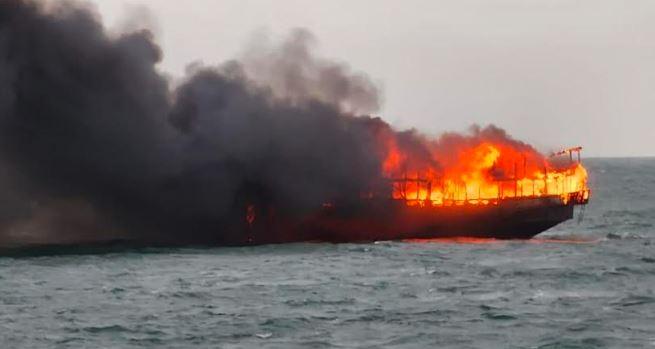KLM Bintang Surya Terbakar di Perairan Pulau Nipah, Nakhoda Tewas 18 ABK Selamat
