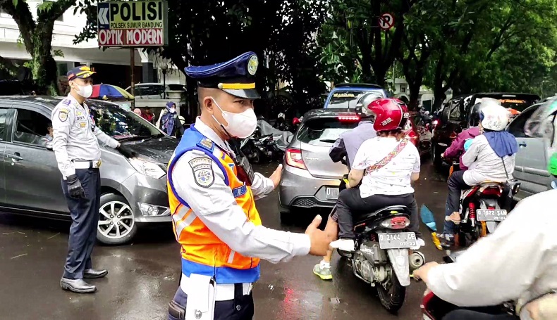 Jelang Kepulangan Jenazah Eril, Pintu Utama Gedung Pakuan Bandung Akan Disterilkan