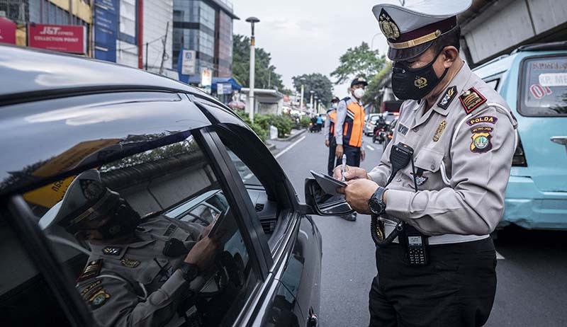 Pelanggar Ganjil Genap Kena Sanksi Tilang Mulai Hari Ini di 25 Titik Jakarta - Bagian 1