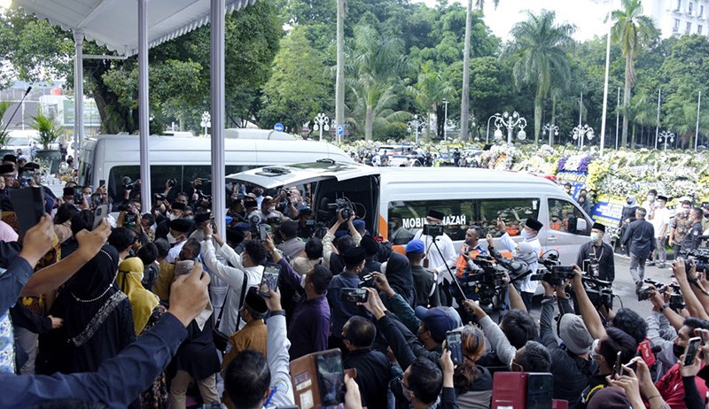 Ratusan Pelajar Iringi Jenazah Eril Menuju Pemakaman Keluarga yang Berjarak 30 Km - Bagian 3