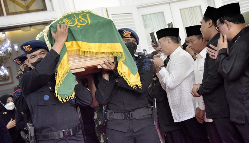 Ratusan Pelajar Iringi Jenazah Eril Menuju Pemakaman Keluarga yang Berjarak 30 Km - Bagian 2