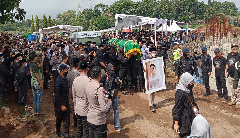 Makamkan Putra Sulung, Ridwan Kamil: Tugas Ananda Eril di Dunia Telah Selesai Paripurna 