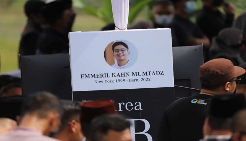 Postingan Ridwan Kamil Izin ke Eril Melanjutkan Kehidupan Fana Bikin Netizen Menangis