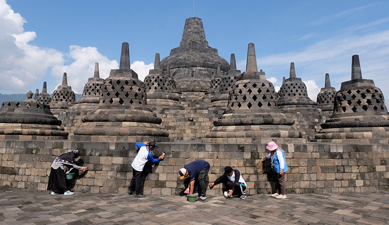  Tarif Candi Borobudur Batal Dinaikkan, Pengunjung Disediakan Alas Kaki Khusus