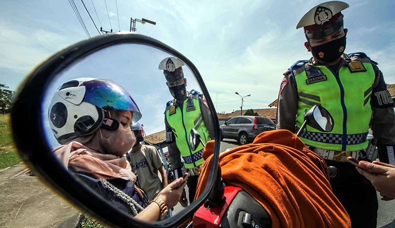 Operasi Gabungan Incar Pengendara Telat Bayar Pajak Kendaraan Bermotor - Bagian 2