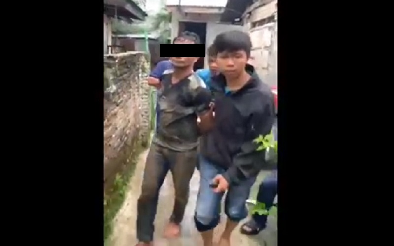 Basah Kuyup Badan Penuh Lumpur, Pria Ini Terjun ke Sungai saat Ditangkap Polisi