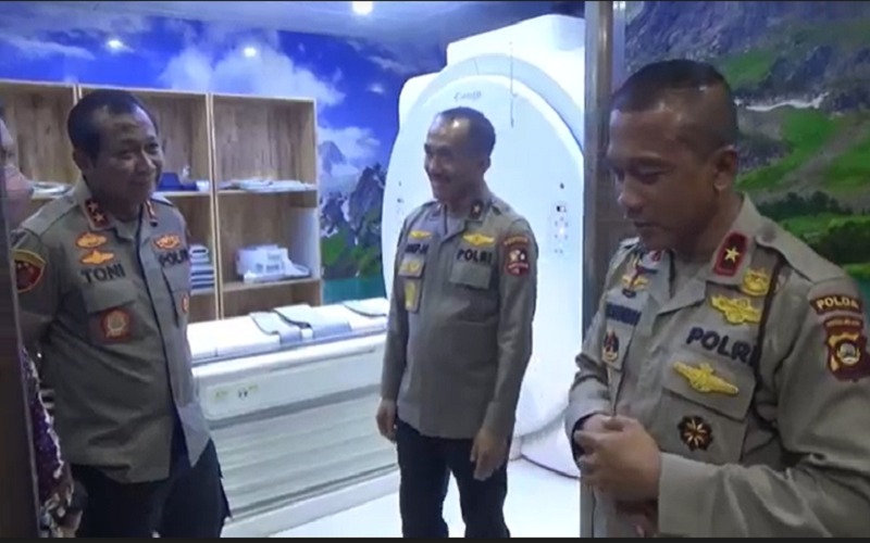 Mabes Polri Berikan Alat Kesehatan Canggih ke RS Bhayangkara Palembang 