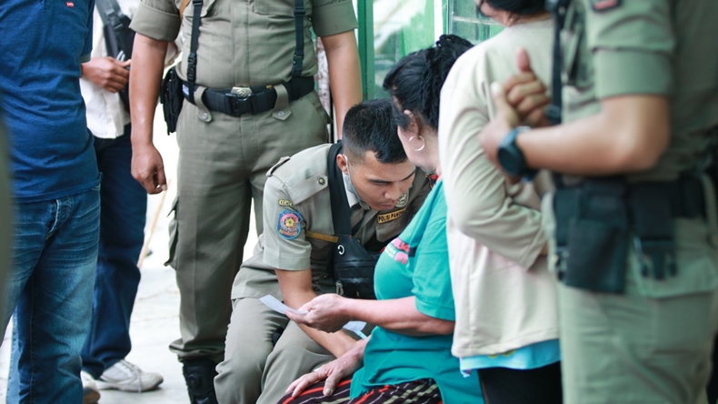 Gerebek Panti Pijat, 5 Perempuan dan 2 Pria Diangkut Satpol PP Padang