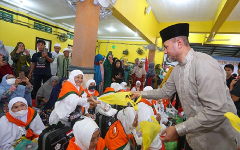 Lepas Calon Jemaah Haji, Wagub Musa Rajekshah Ingatkan Soal Sabar