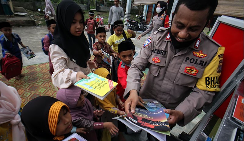 Potret Polisi Mengajar di Desa Terpencil Kawasan Aceh Utara - Bagian 3