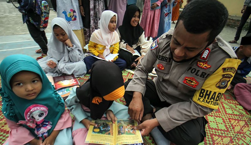 Potret Polisi Mengajar di Desa Terpencil Kawasan Aceh Utara - Bagian 2