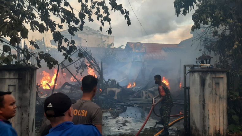 Kebakaran Hebat di Sario Manado, Diduga akibat Warga Bakar Sampah