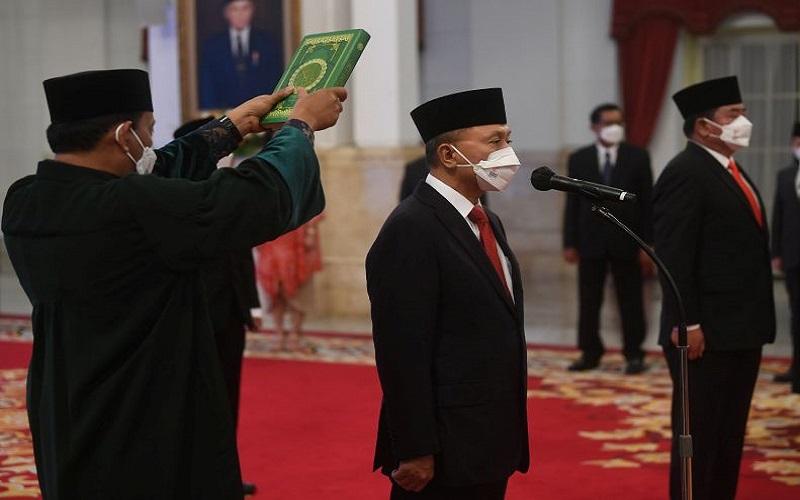 Reshuffle Kabinet, Jokowi Lantik Hadi Tjahjanto dan Zulkifli Hasan Jadi Menteri 
