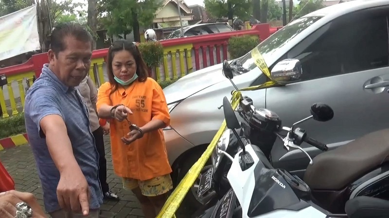 Nyamar Pegawai Koperasi, Janda di Ngawi Gelapkan 15 Unit Motor dan 1 Mobil 
