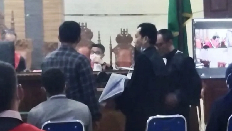 Keinginan Jadi Tahanan Kota Dikabulkan, Terdakwa Kasus Pupuk Nangis