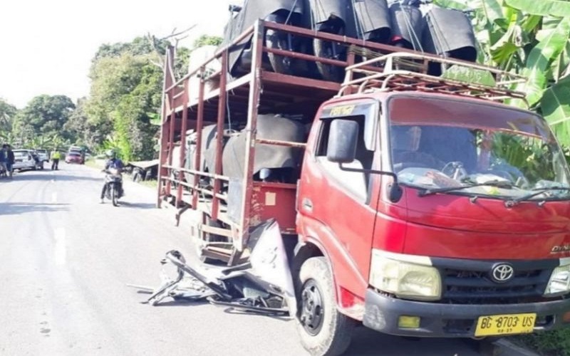 title Mobil Rombongan PPPK Kecelakaan, 1 Guru yang Hendak Teken Kontrak Tewas Mobil Rombongan PPPK Kecelakaan, 1 Guru yang Hendak Teken Kontrak Tewas