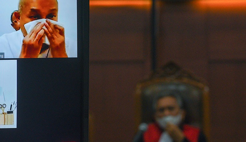 Ekspresi Alex Noerdin Divonis 12 Tahun Penjara soal Kasus Korupsi Masjid Sriwijaya - Bagian 3