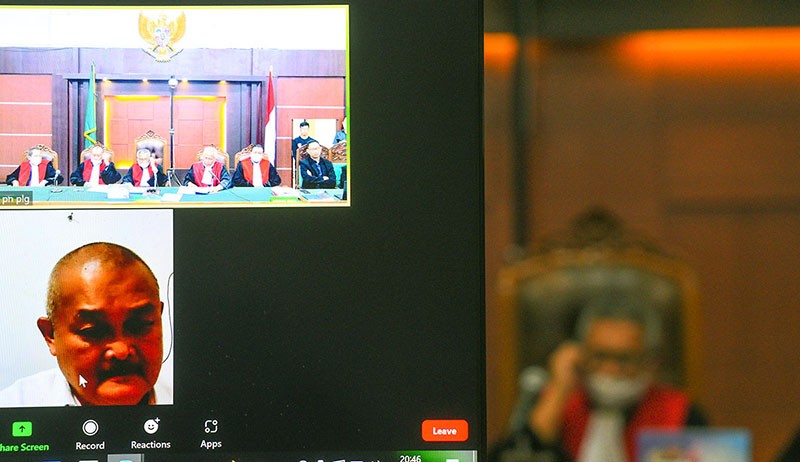 Ekspresi Alex Noerdin Divonis 12 Tahun Penjara soal Kasus Korupsi Masjid Sriwijaya - Bagian 1