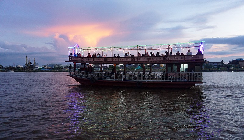 Wisata Susur Sungai Kapuas, Tarif Rp15.000 per Penumpang - Bagian 1