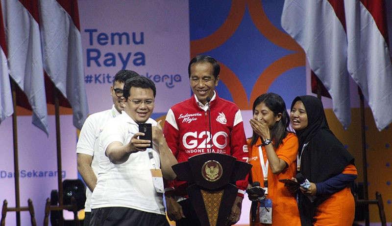 Presiden Jokowi Temui Ribuan Alumni Peserta Kartu Prakerja - Bagian 1