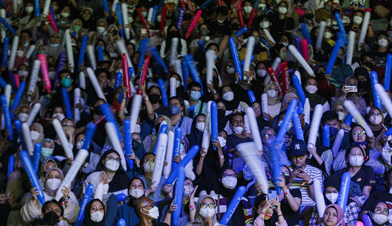 Antusiasme Penonton Indonesia Open 2022 Penuhi Tribun Istora Senayan - Bagian 1