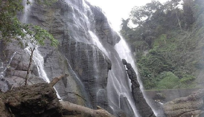 title Mitos Putri Cantik Menjanda 98 Kali Jadi Daya Tarik Curug Caweni di Sukabumi Mitos Putri Cantik Menjanda 98 Kali Jadi Daya Tarik Curug Caweni di Sukabumi