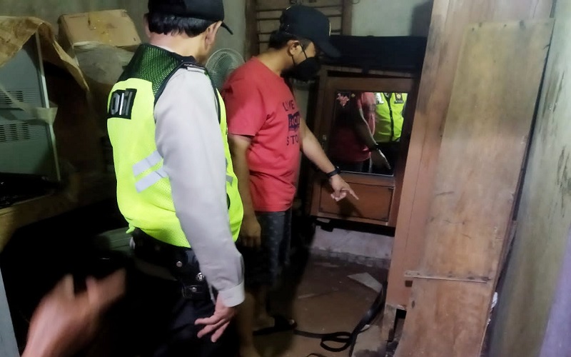 title Remaja Lolos Disekap di Malang Ternyata Hendak Diperkosa, Dikurung karena Menstruasi Remaja Lolos Disekap di Malang Ternyata Hendak Diperkosa, Dikurung karena Menstruasi