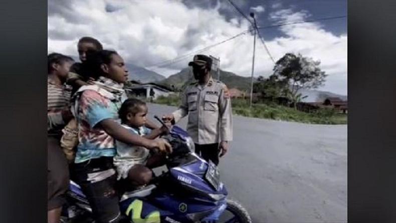 Viral Mama Papua Kena Razia Polisi, Ditanya SIM Jawabannya Bikin Geleng Kepala