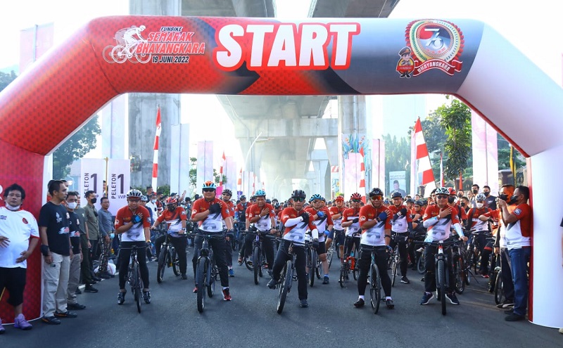 Buka Fun Bike HUT ke-76 Bhayangkara, Kapolri Sebut Sinergitas Kunci Amankan Seluruh Agenda Bangsa