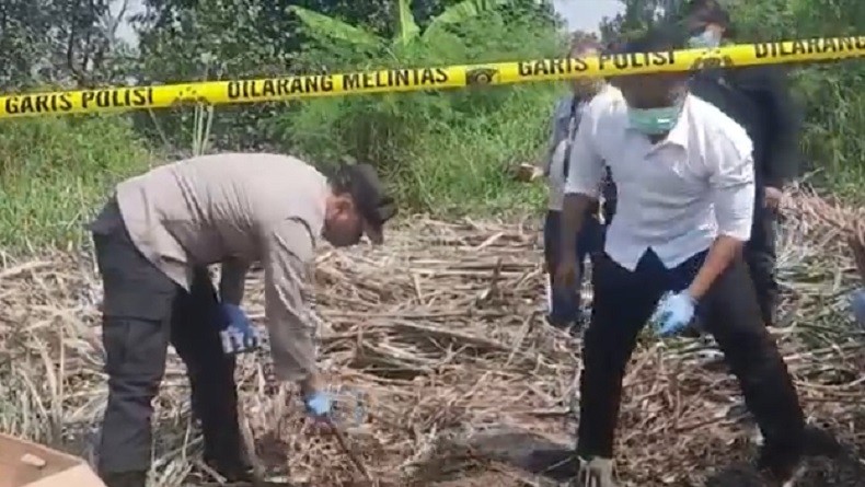 Polisi Olah TKP Temuan Kerangka Manusia di Ladang Tebu, Ada Daster dan Rok hingga Masker