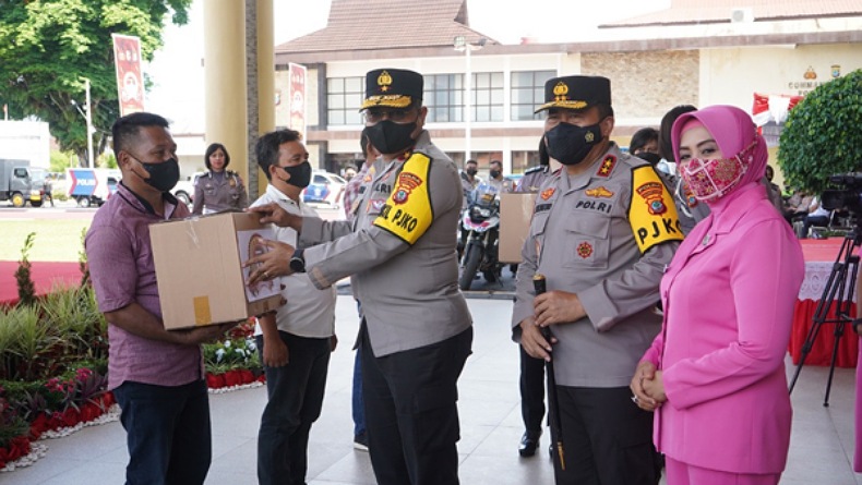 Polda Sulut Gelar Baksos dan Bansos Serentak di Hari Bhayangkara ke-76