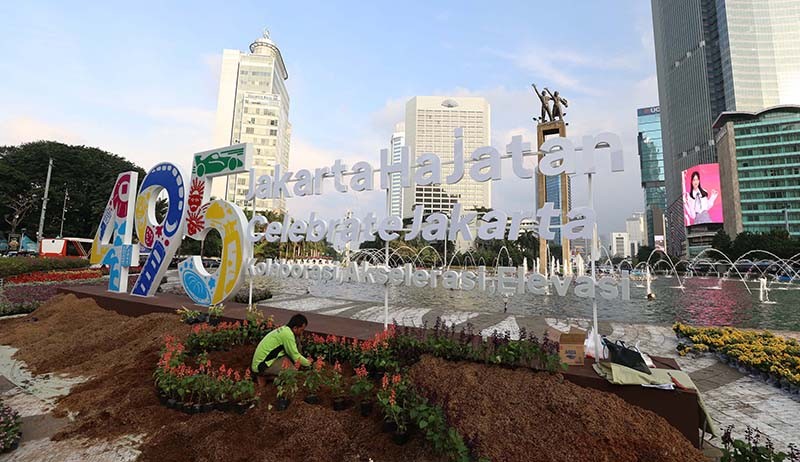 Ornamen Jakarta Hajatan Hiasi Bundaran HI - Bagian 2
