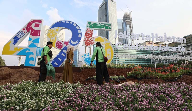 Ornamen Jakarta Hajatan Hiasi Bundaran HI - Bagian 1