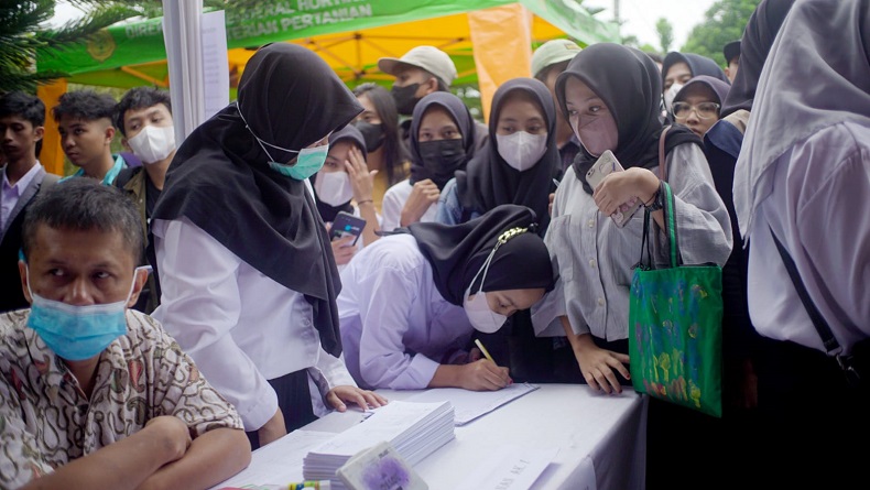 Ribuan Warga Kabupaten Bandung Serbu 700 Lowongan Kerja di Acara Job Fair 