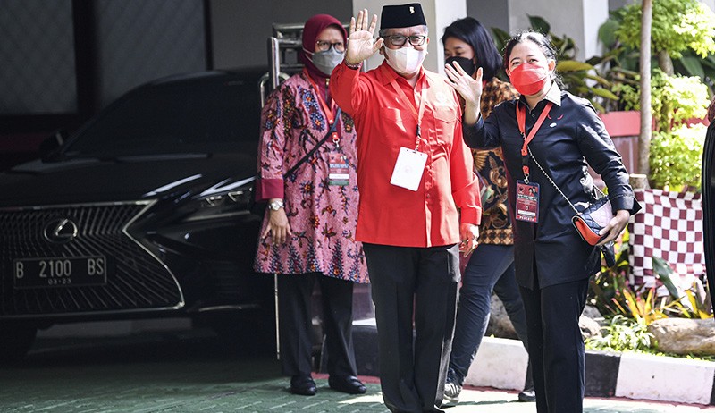 Pakai Batik, Presiden Jokowi Hadiri Rakernas PDIP - Bagian 3