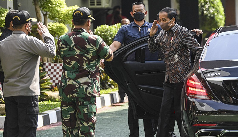 Pakai Batik, Presiden Jokowi Hadiri Rakernas PDIP - Bagian 2