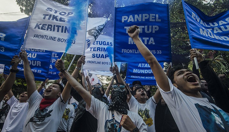Suporter Persib Bandung Meninggal, Ratusan Bobotoh Unjuk Rasa - Bagian 1